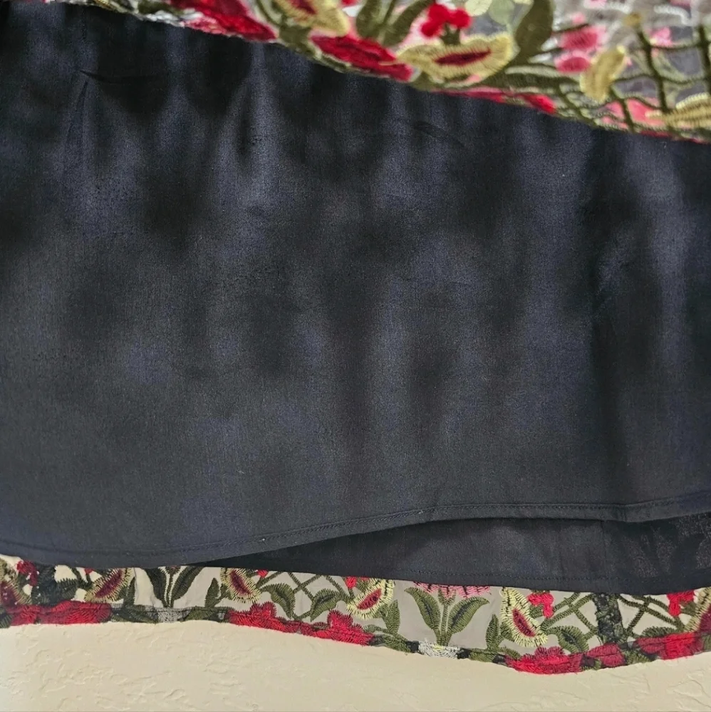 Lucy Paris Chic Floral Embroidered A-line Skirt - Picture 4 of 7